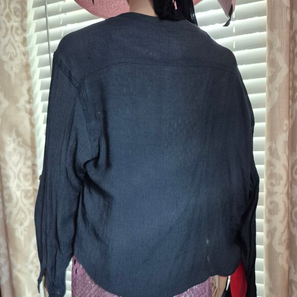 Ladies top. Open styling. it only ties in front. LS. size M/L - Picture 4 of 5
